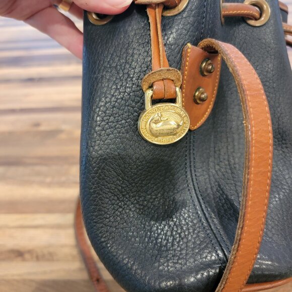 Vintage Mni Dooney & Bourke All-Weather Leather Drawstring Bucket Bag - Picture 2 of 16